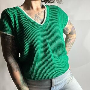 Vintage 80s/90s Hunt Club Kelly Green White Trim Short Sleeve V Neck Sweater L
